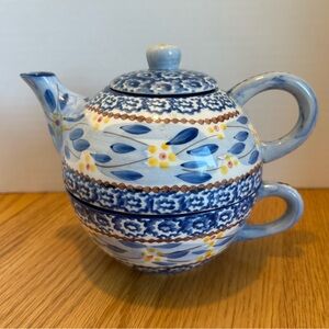 Blue and White Ceramic Teapot with Floral‎ Design